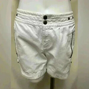 Liz Claiborne Women's White Casual Shorts, Zipped Pockets Size 4 Petite